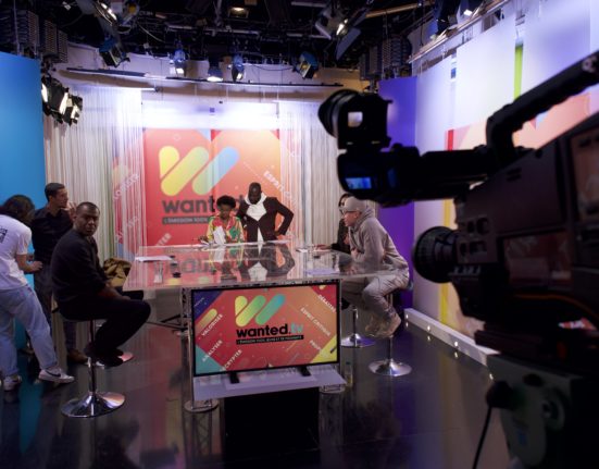 Les coulisses de Wantedtv avec les différents participants.